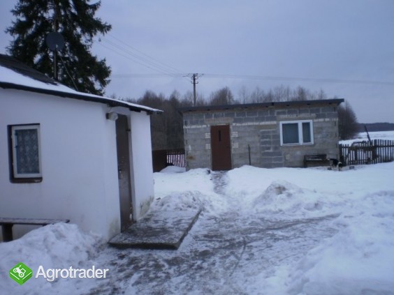 Gospodarstwo rolne z budynkami - zdjęcie 2